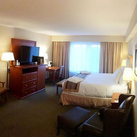 St. Albert Inn&Suites Saint Albert Buitenkant foto
