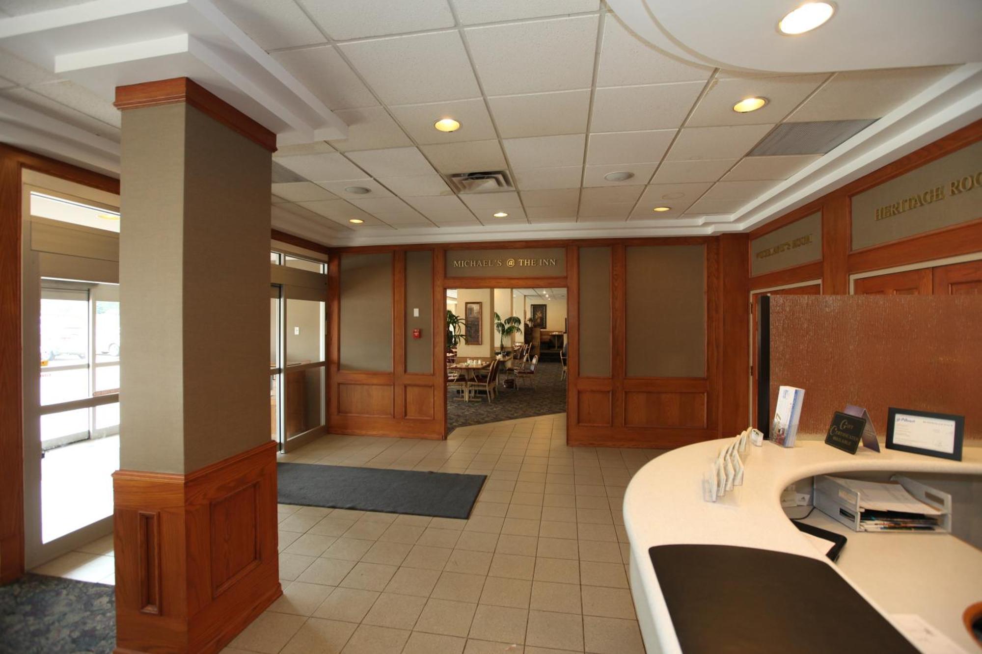 St. Albert Inn&Suites Saint Albert Buitenkant foto