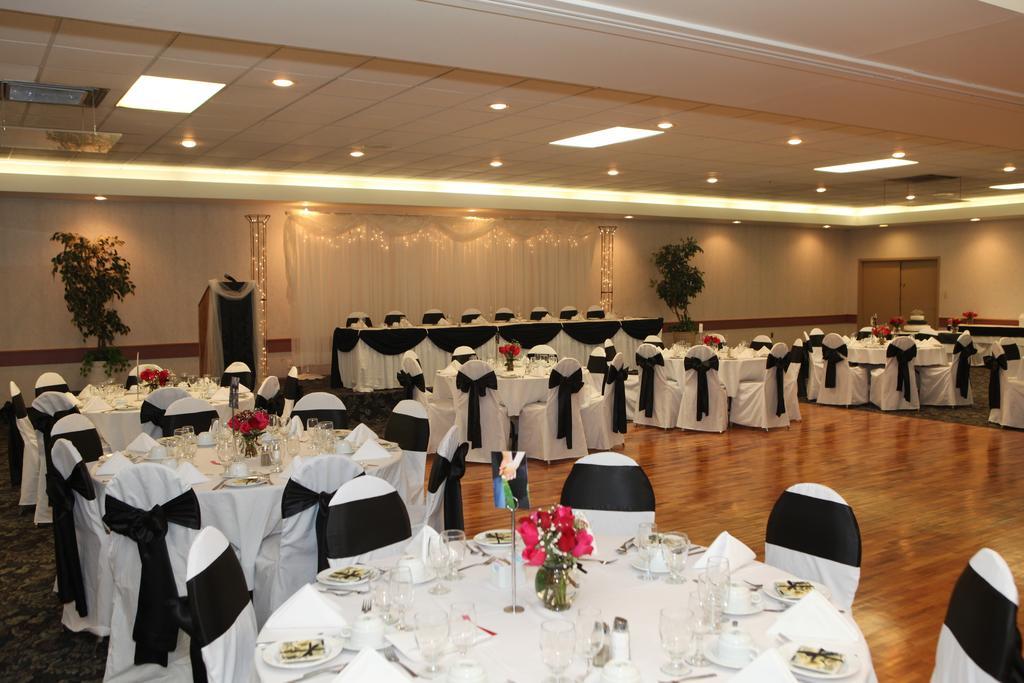 St. Albert Inn&Suites Saint Albert Buitenkant foto