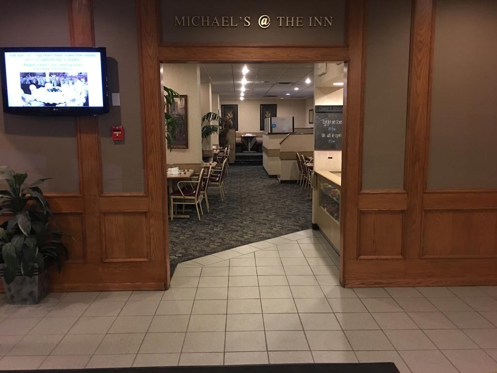 St. Albert Inn&Suites Saint Albert Buitenkant foto