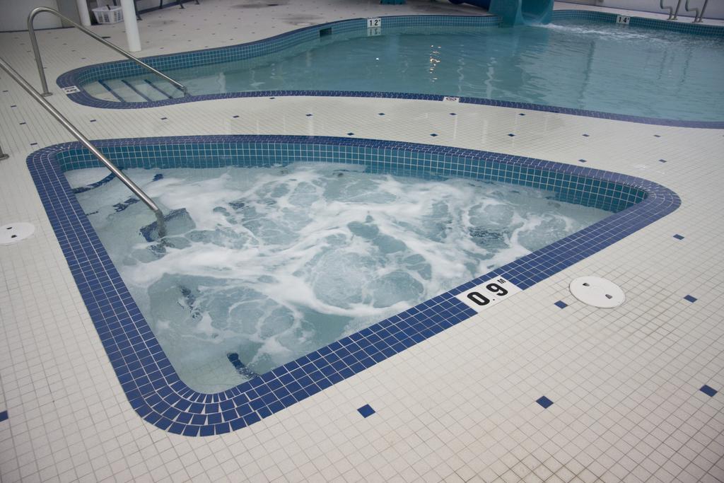 St. Albert Inn&Suites Saint Albert Buitenkant foto