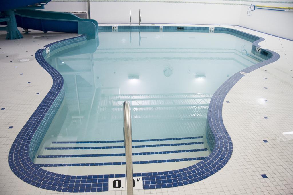 St. Albert Inn&Suites Saint Albert Buitenkant foto