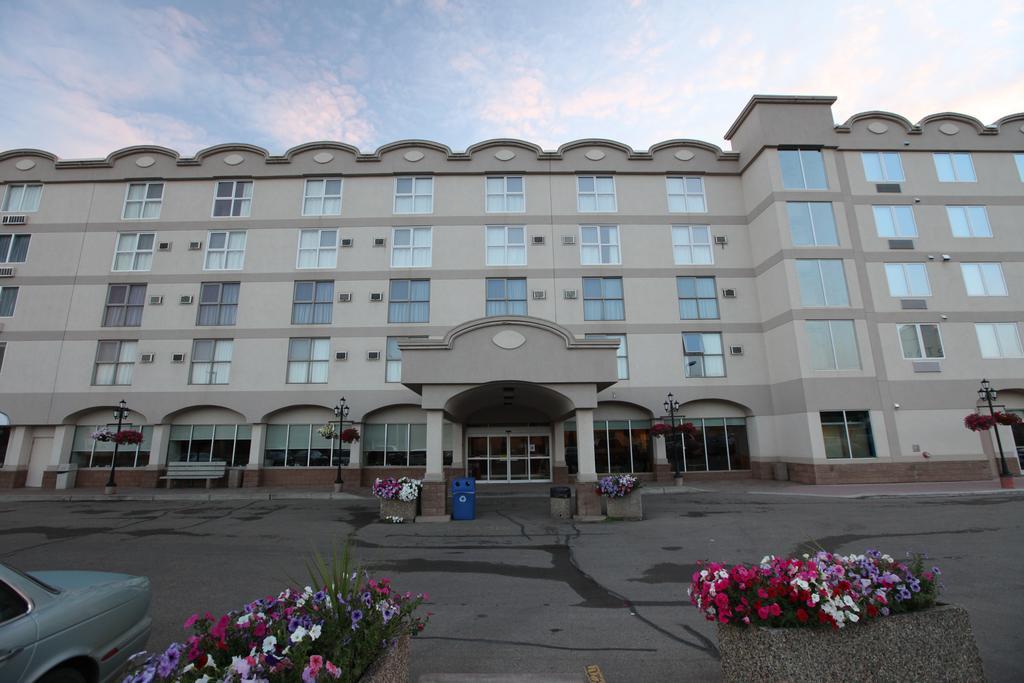 St. Albert Inn&Suites Saint Albert Buitenkant foto