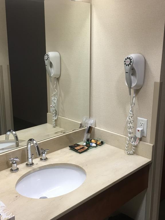 St. Albert Inn&Suites Saint Albert Buitenkant foto