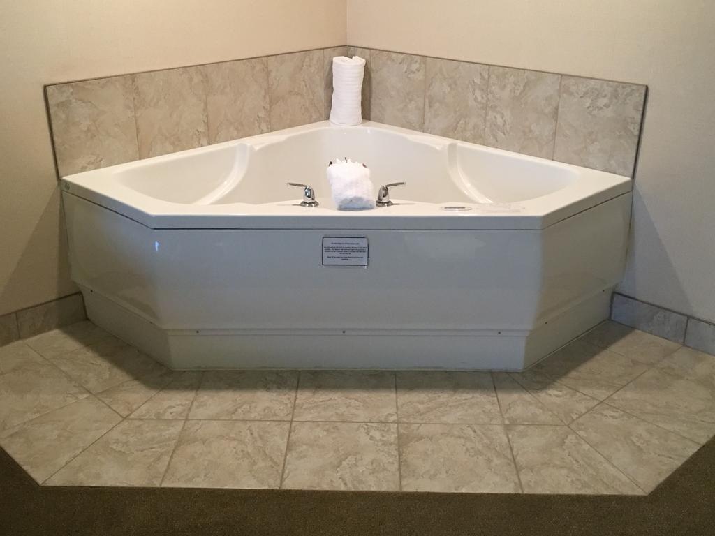 St. Albert Inn&Suites Saint Albert Buitenkant foto