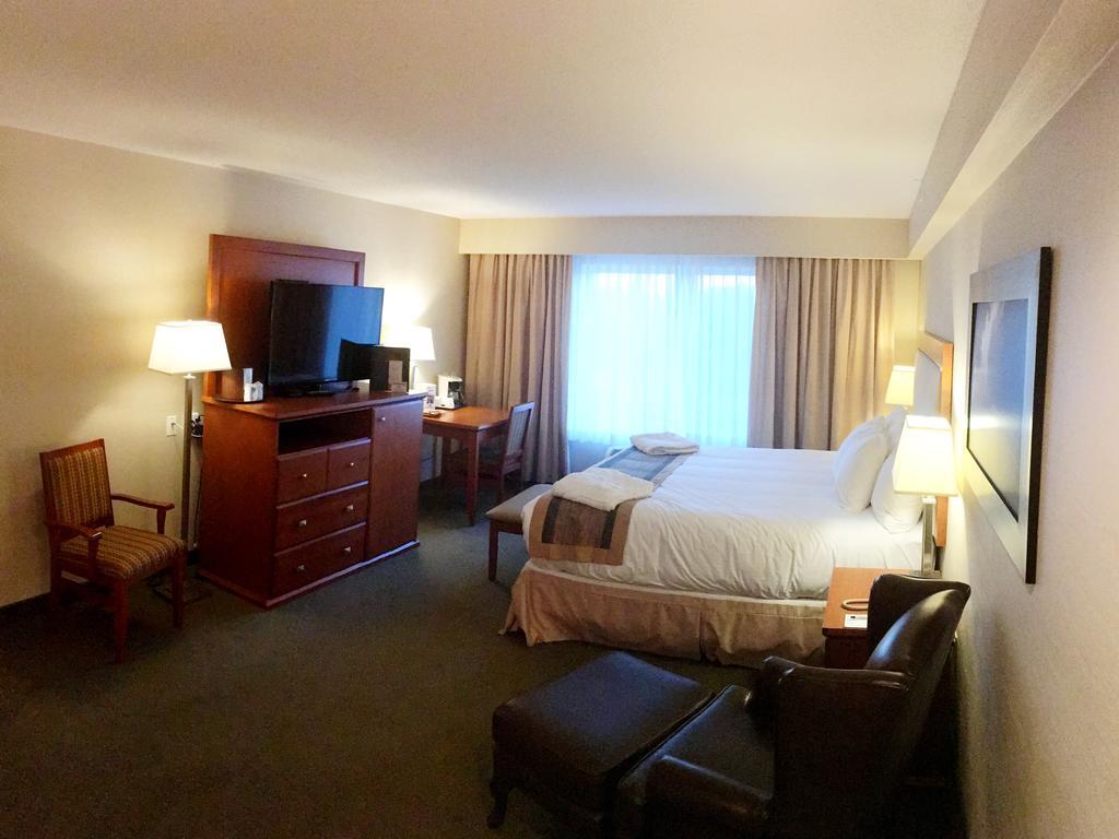 St. Albert Inn&Suites Saint Albert Buitenkant foto